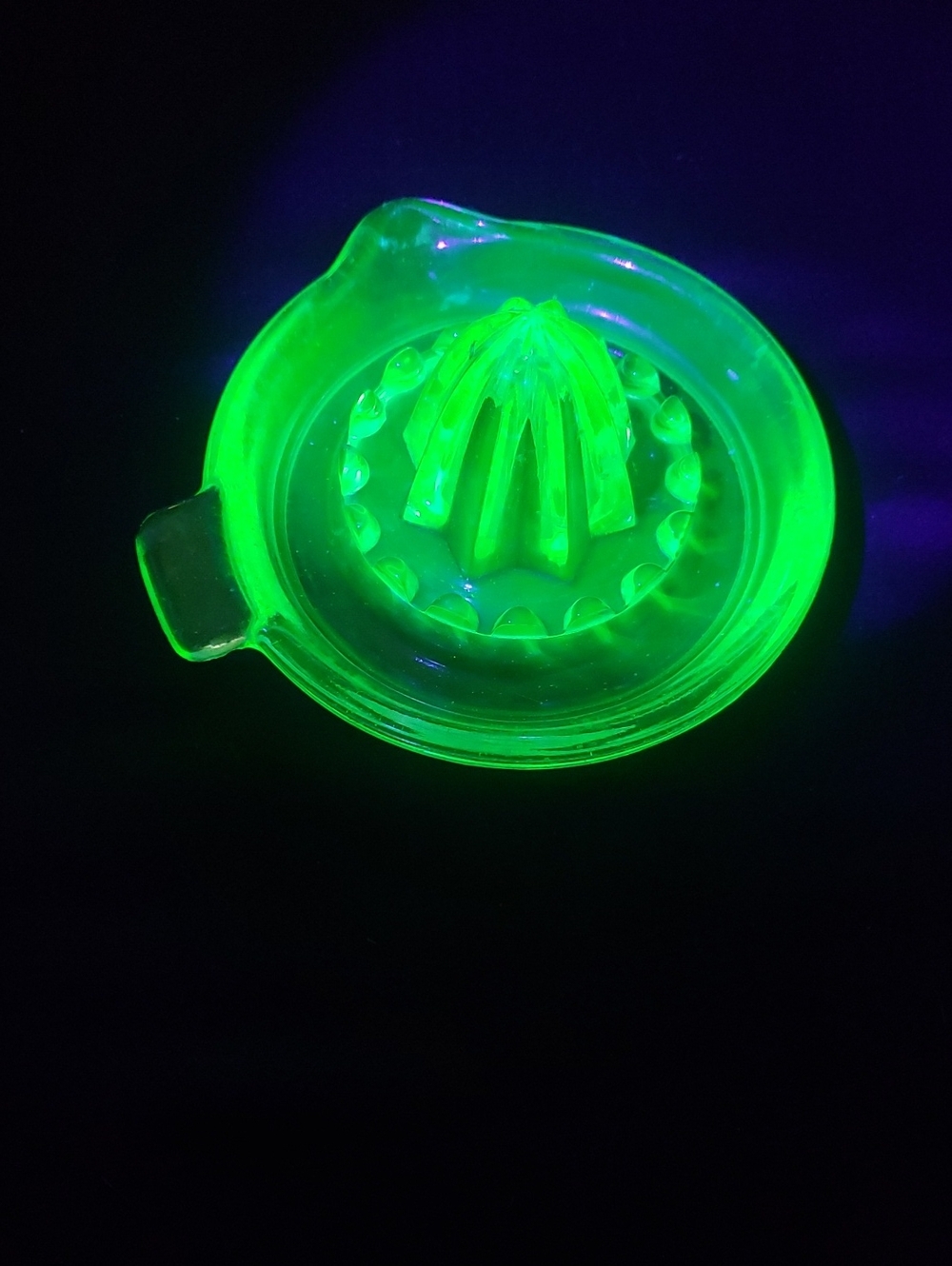 Vintage Uranium Glass Reamer Juicer Green Vaseline Depression Citrus Block Optic